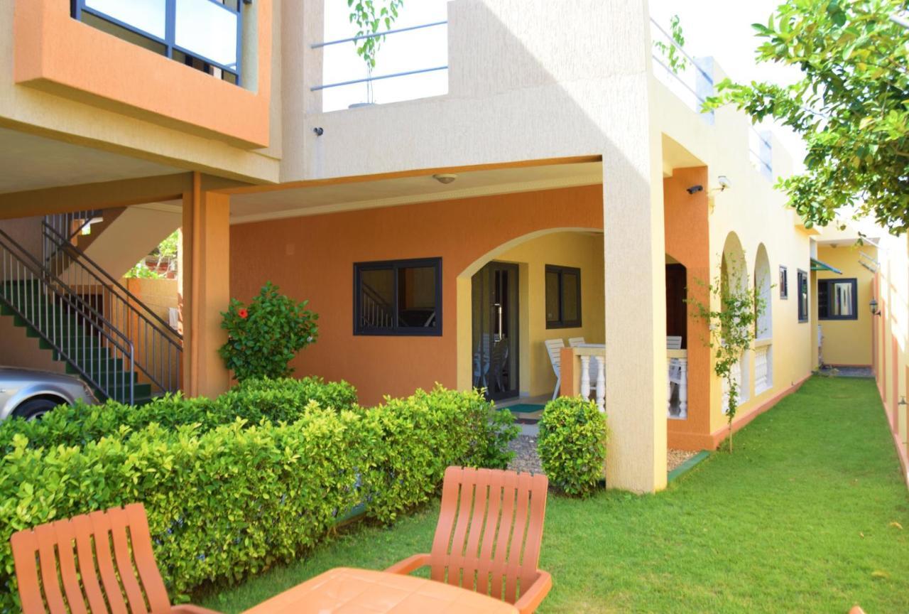Villa Beach Avepozo Lomé Buitenkant foto